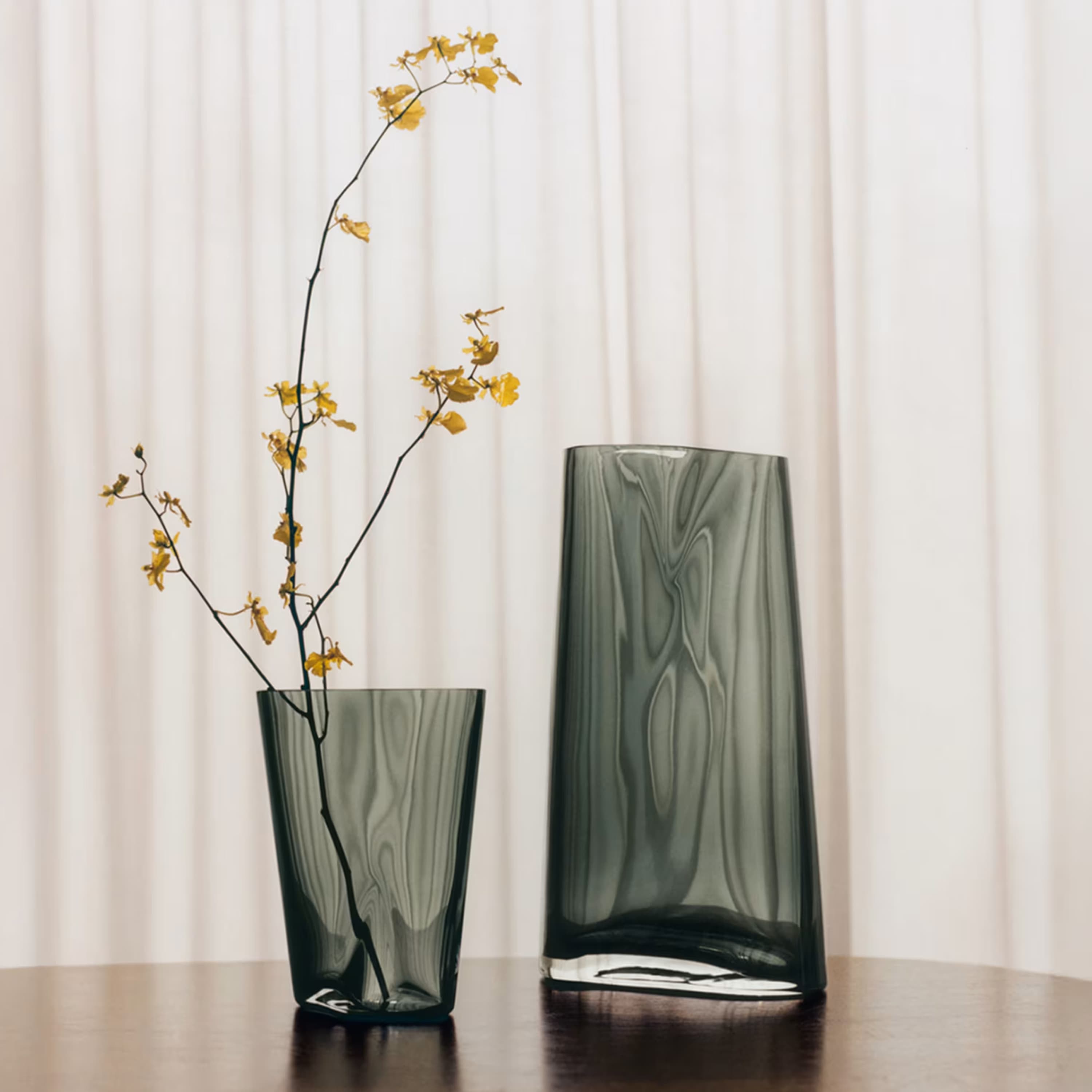 Vase, Lituus medium røykfarget glass