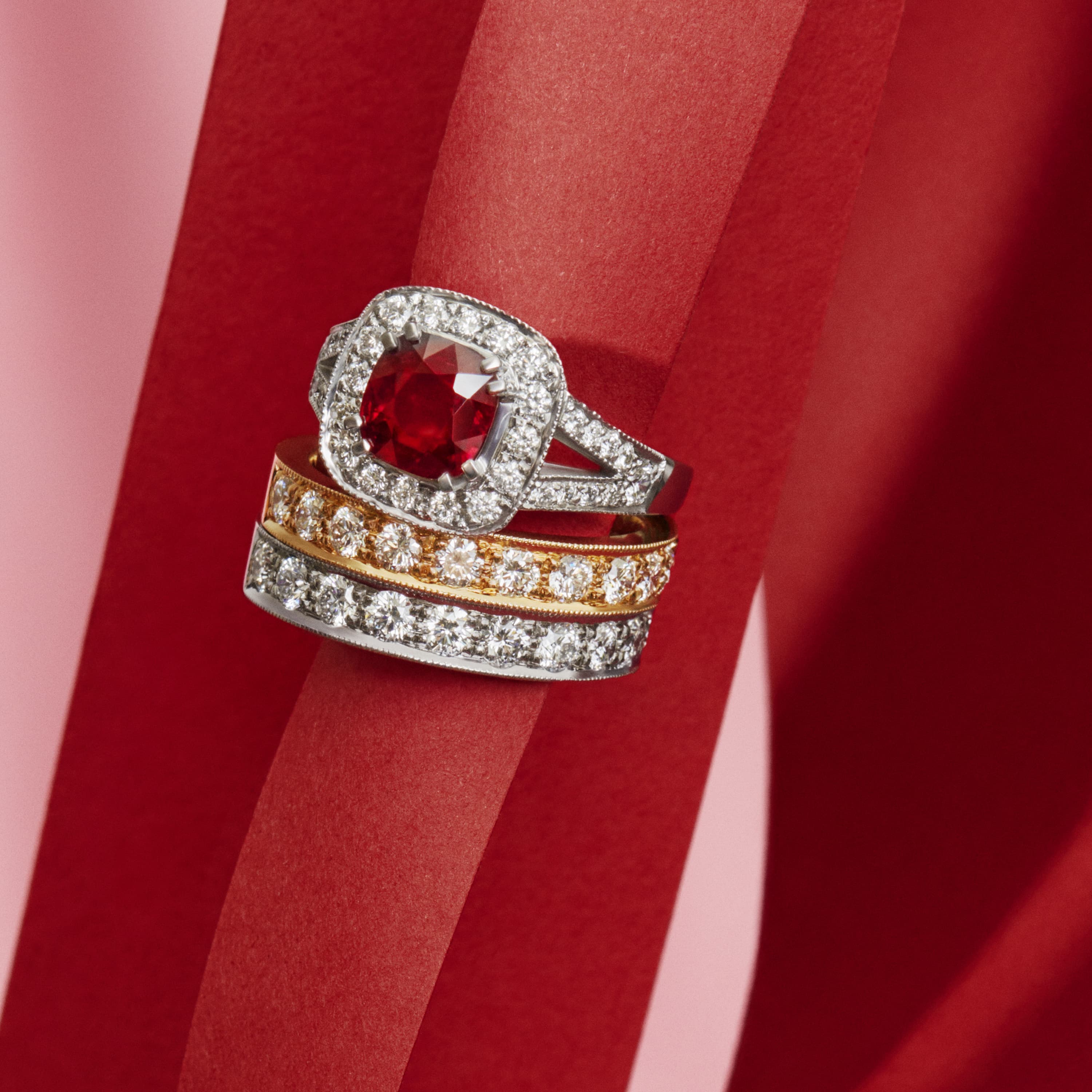 Ring, Rubin 2,03 ct og diamanter 0,62 ct