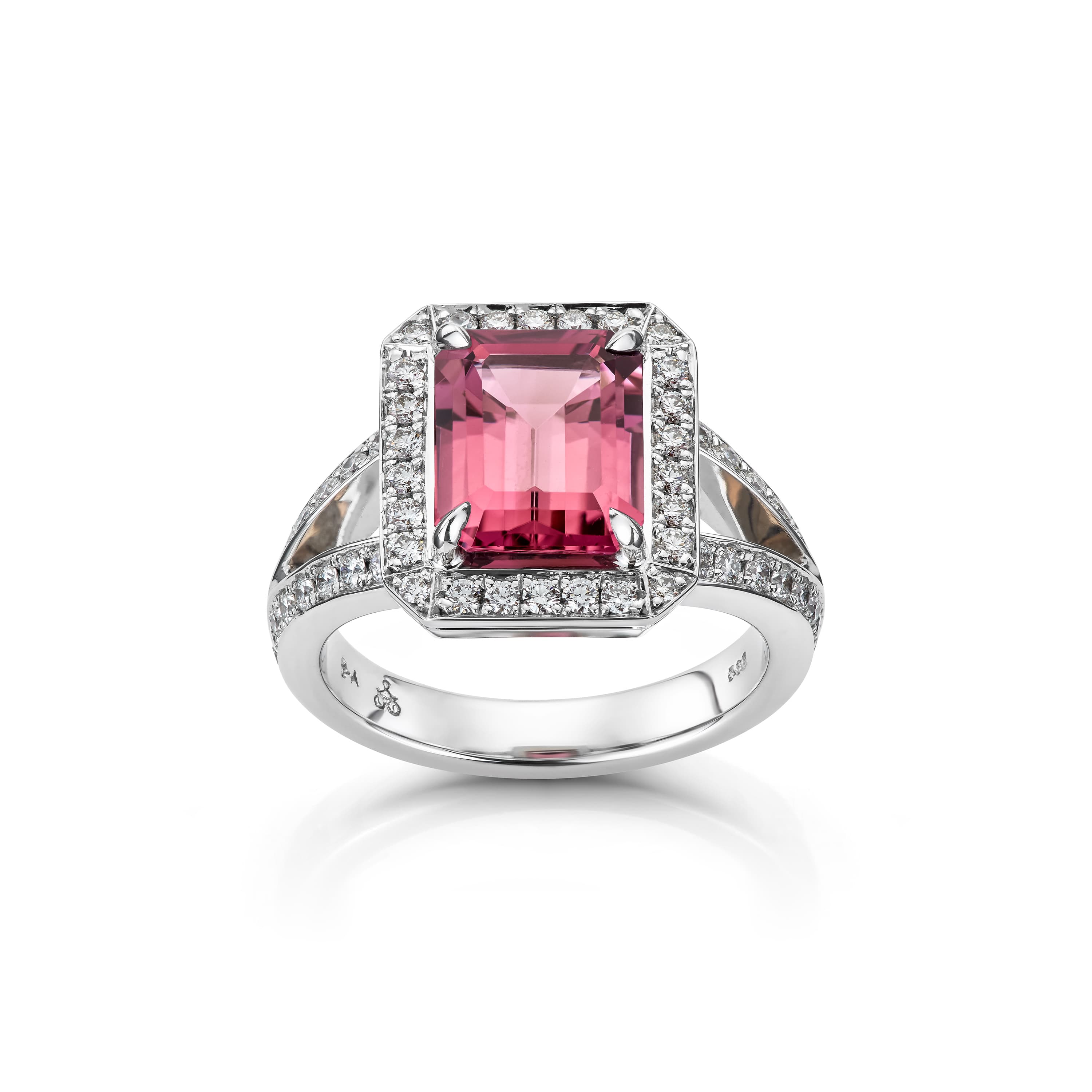 Ring, Turmalin rosa og diamanter 0,78 ct