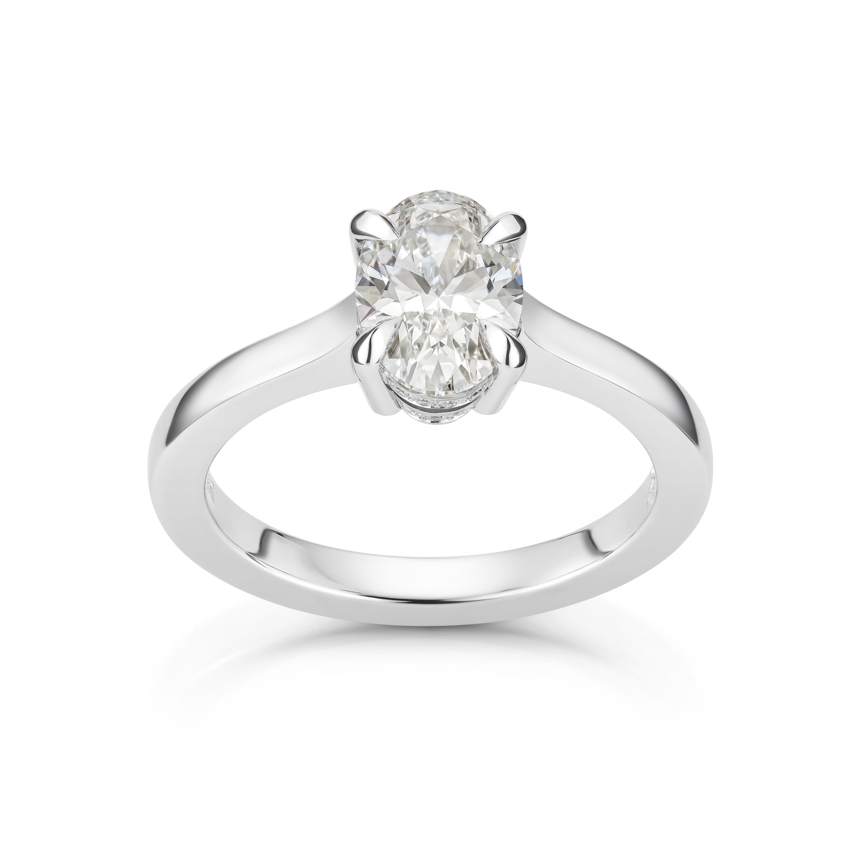 Ring, Ovalslipt diamant og pavé 1,25 ct