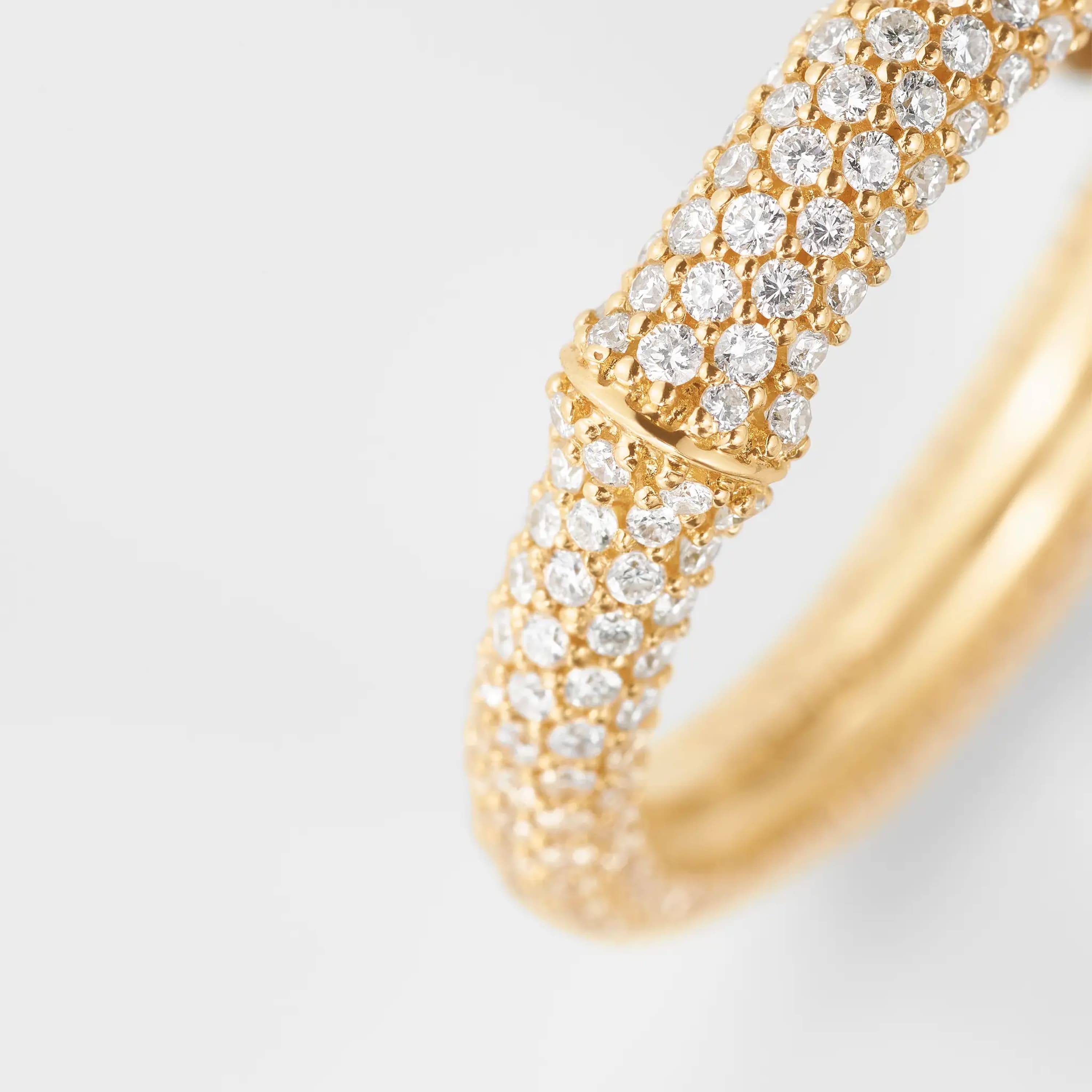 Ring, Nature pavért 1,01-1,57 ct
