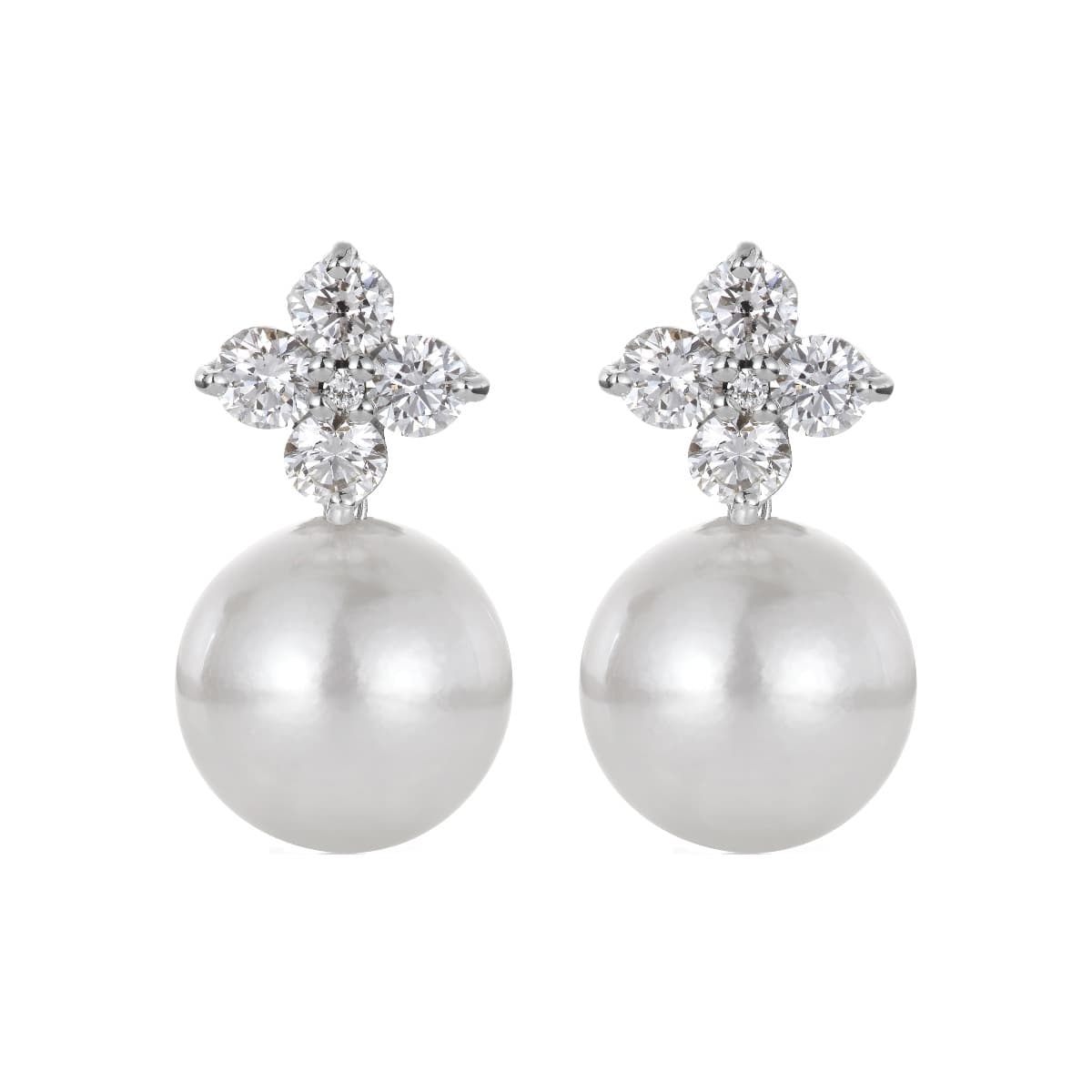 Ørepynt, Akoyaperler 8,5-9 mm og diamanter 0,49 ct