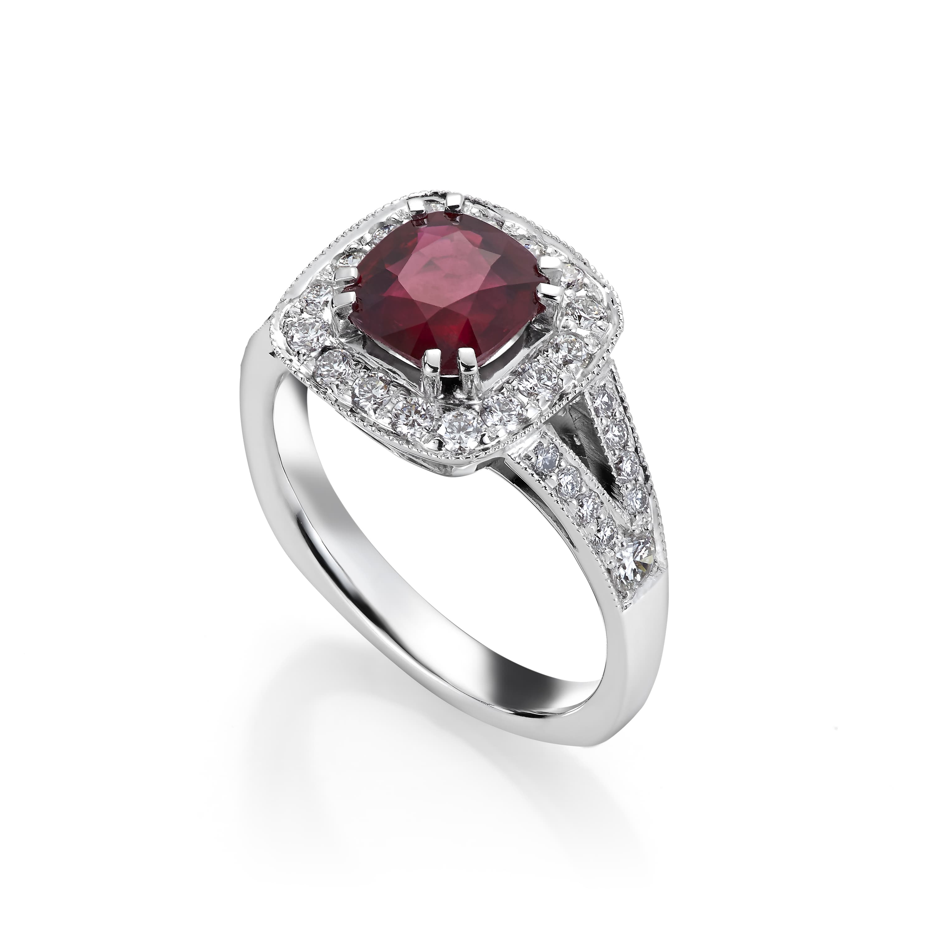 Ring, Rubin 2,03 ct og diamanter 0,62 ct