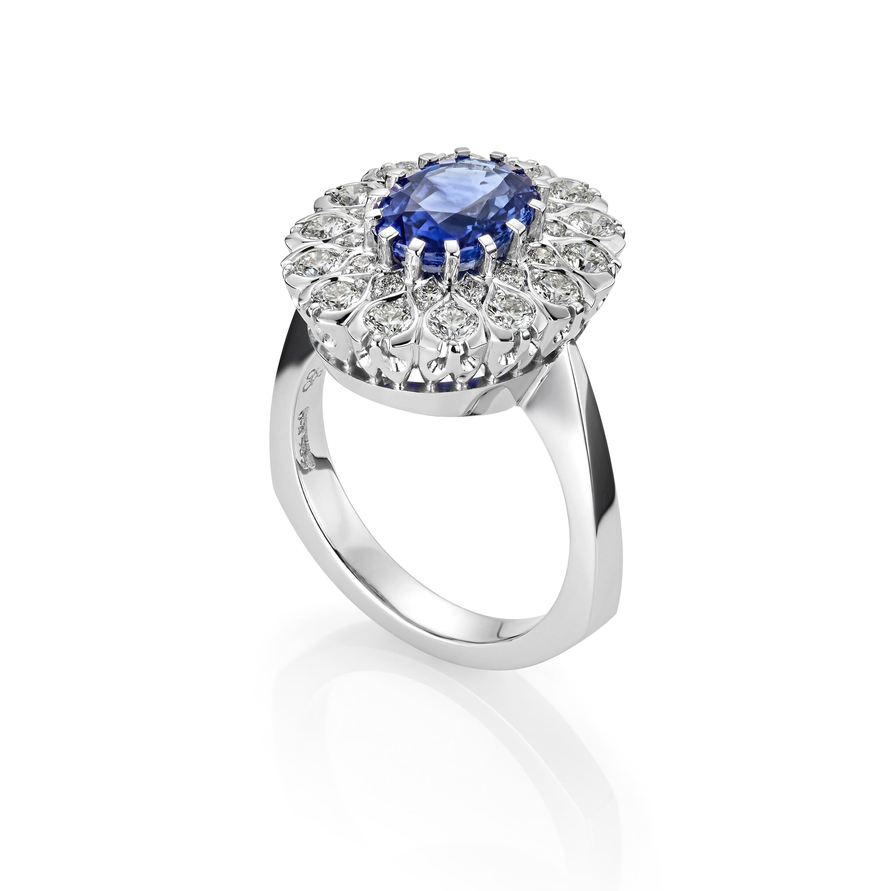 Ring, Ceylon Safir 2,82 ct og diamanter 0,84 ct