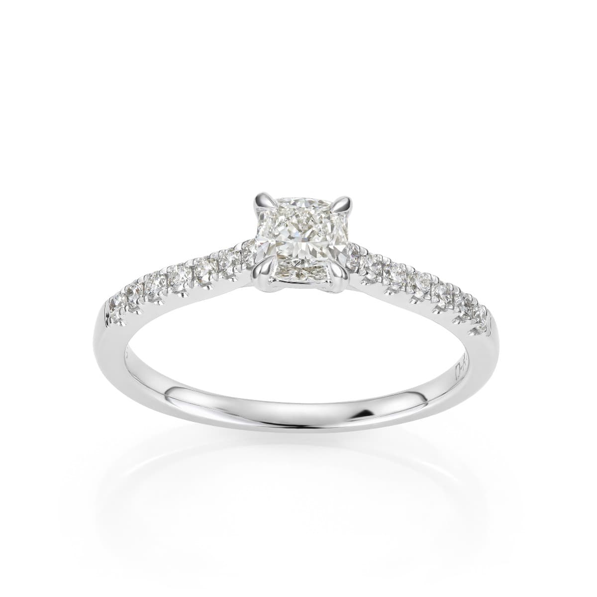 Ring, Enstens cushionslipt med diamanter