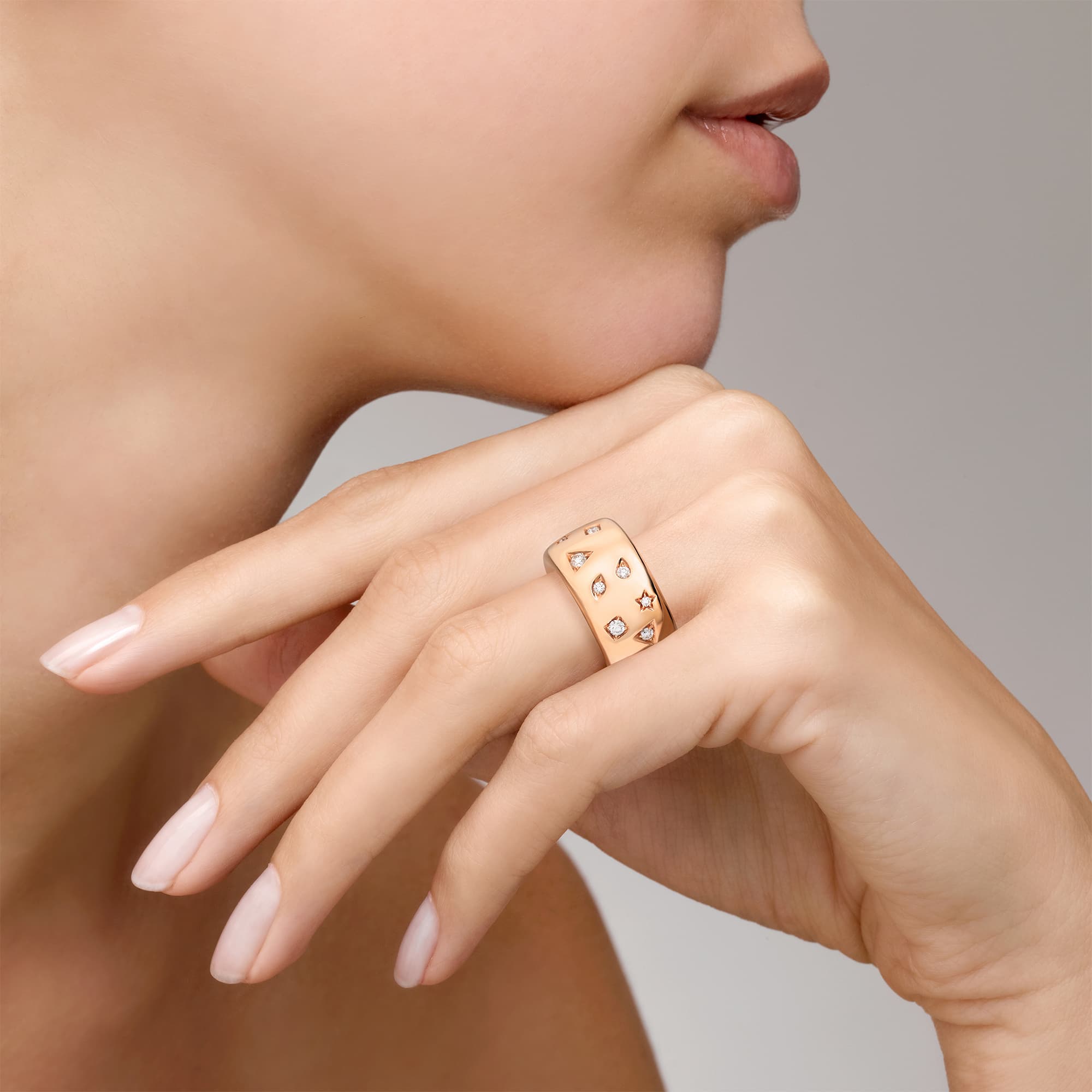 Ring, Iconica Fancy med diamanter 0,80 ct