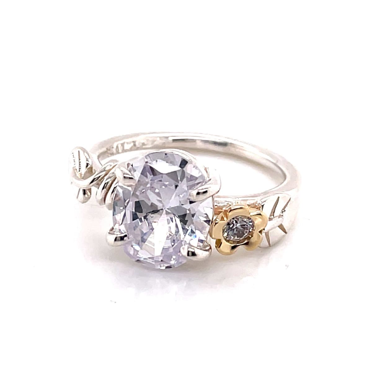 Ring, Bladring Zirconia oval og blomst